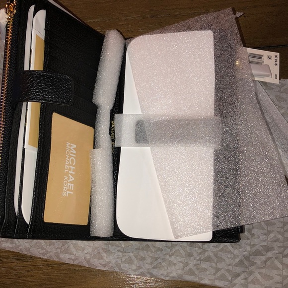 Michael Kors Jet set wristlet - Picture 5 of 6